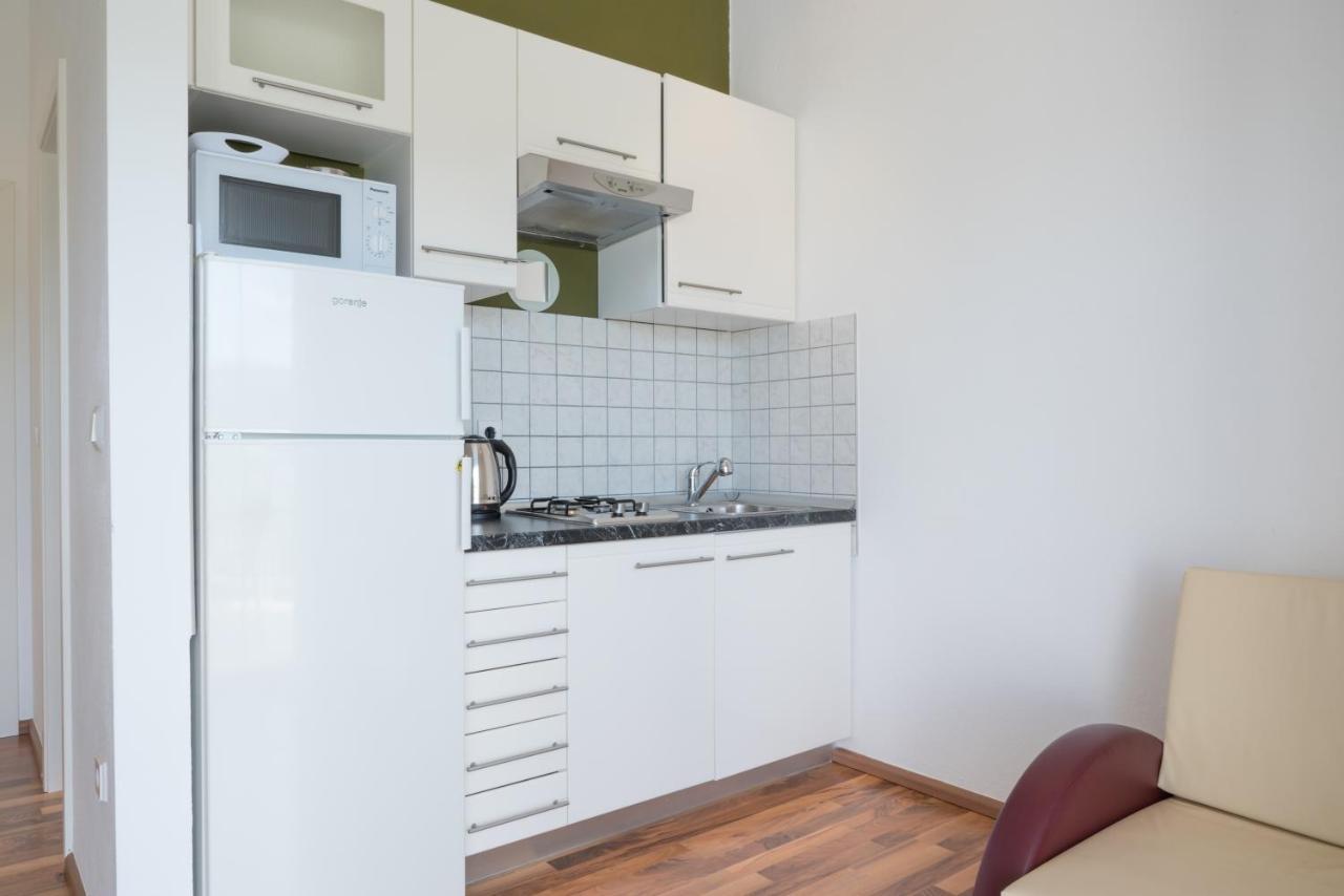 Vdl Apartments Trogir Bagian luar foto