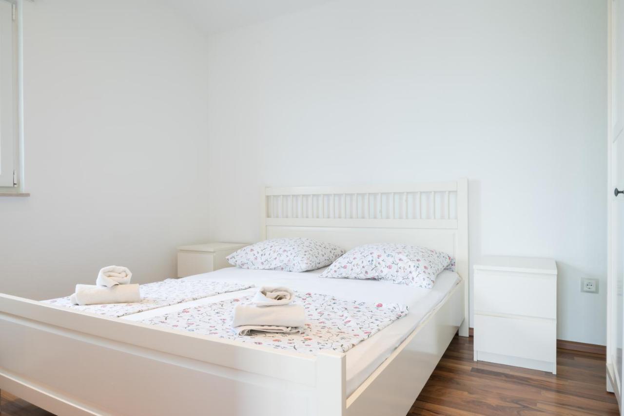 Vdl Apartments Trogir Bagian luar foto