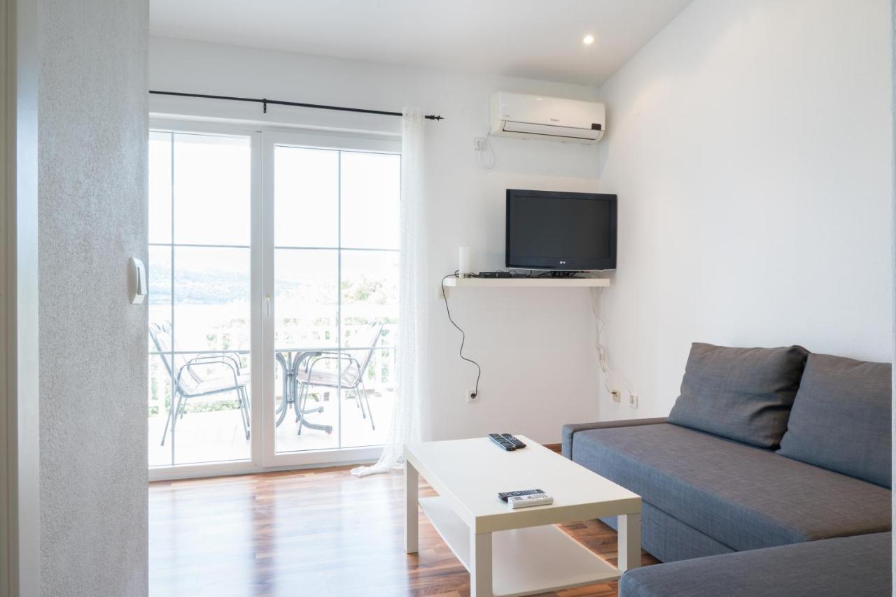 Vdl Apartments Trogir Bagian luar foto